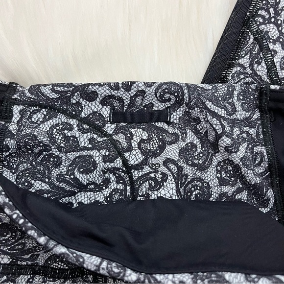 Lululemon Outrun Mini Cinder Lace Crop Legging - Picture 4 of 4